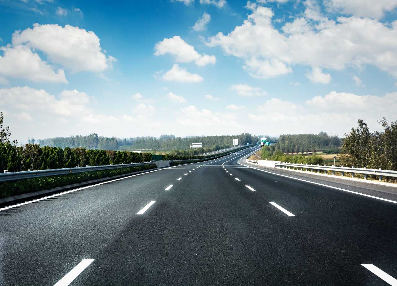 ¿En qué tipo de carreteras se producen más accidentes mortales en España?